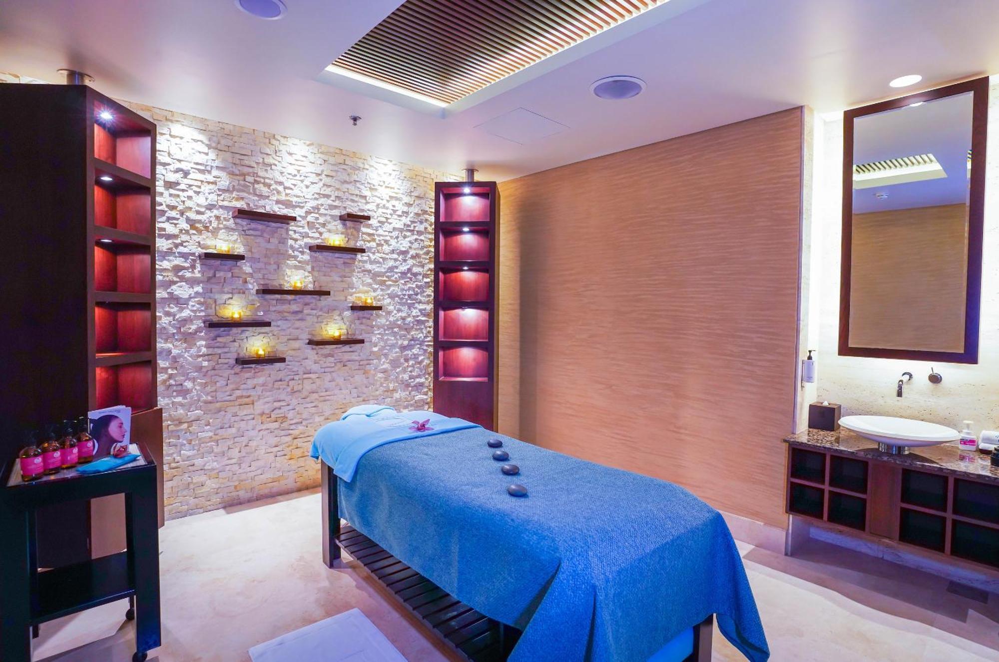 Beach Rotana - Abu Dhabi Exterior photo A treatment room at a spa